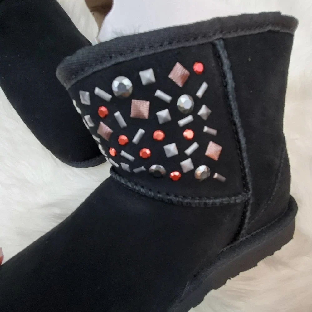 UGG Size 7 Black Genuine Sheepskin Mini Stud II Short Boots NIB